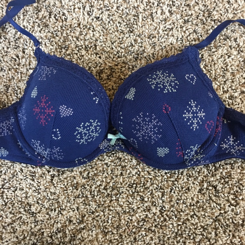 Victoria’s Secret Push-Up Bra Size 34D